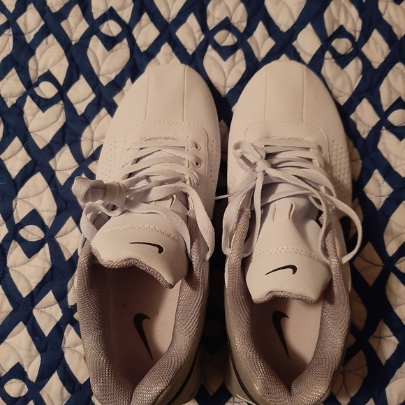 Nike Shox R4 - Picture 2 of 3